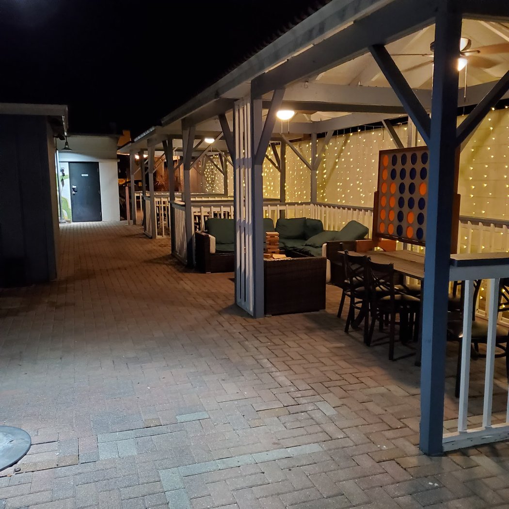 Garage Bar 2